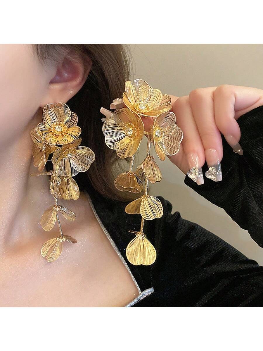 Flower Dangle Earrings - Image 3