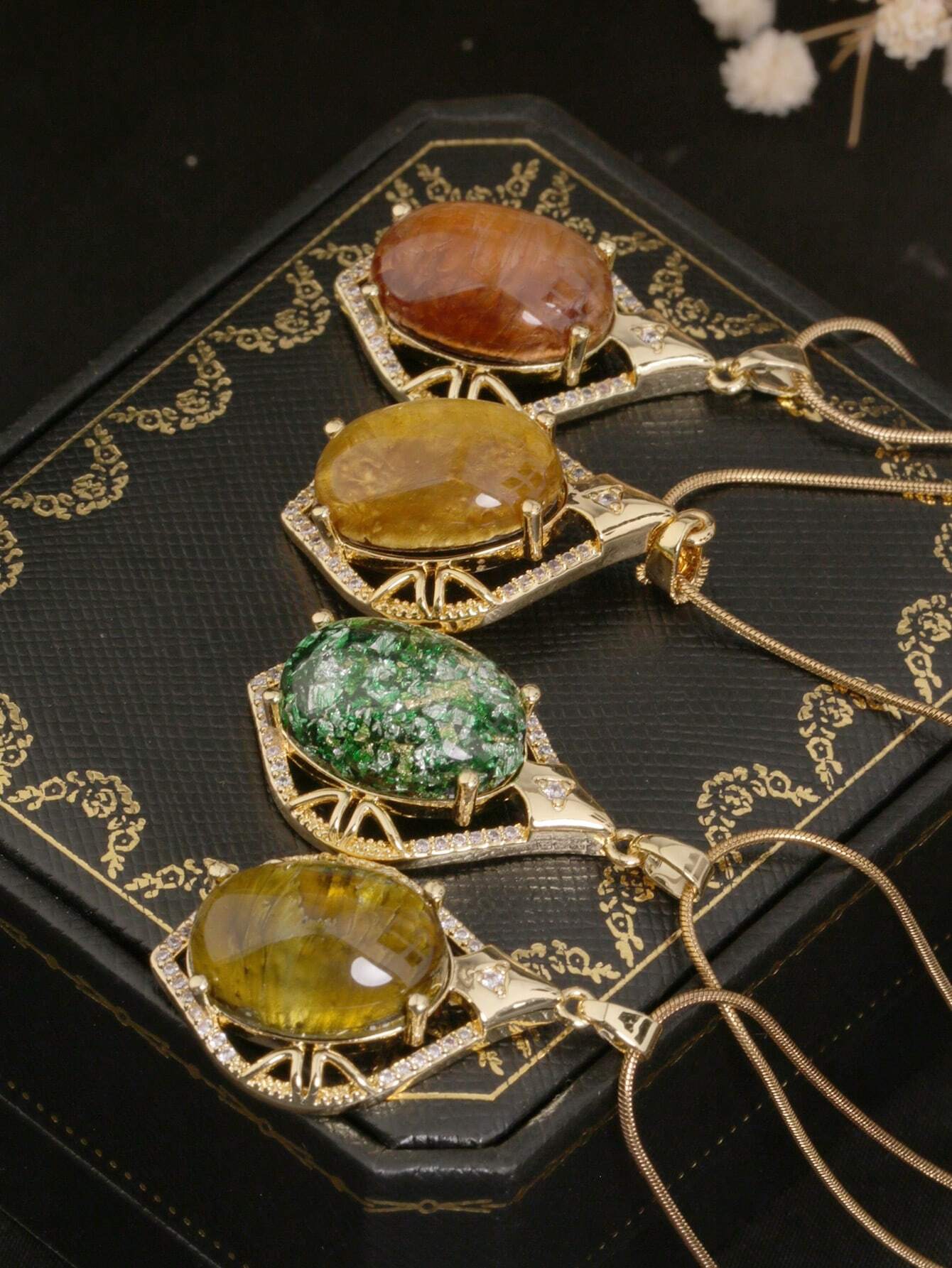 Stainless Steel Egg Leaf Shape Necklace - Image 2